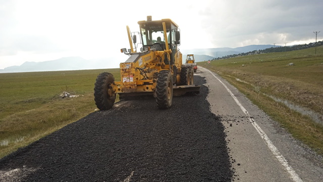 Büyükşehir, Andırın Kırsalında Yolların Bakım Onarımını Sürdürüyor