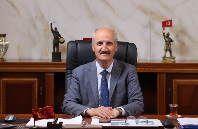 Başkan Okay;”Başta aziz hemşerilerim olmak üzere, tüm İslam aleminin,  Berat Gecesi’ni canı gönülden kutluyorum”