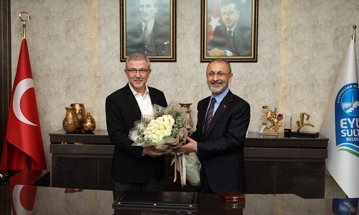 Eyüpsultan Belediye Başkanı Dr. Mithat Bülent Özmen görevine başladı