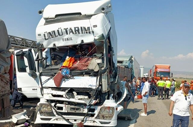 Kahramanmaraş’ta zincirleme kaza: 1 ölü 3 yaralı