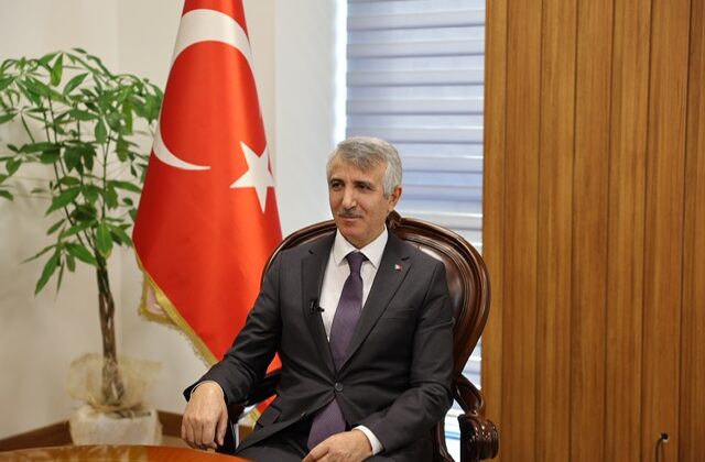 Vali Ünlüer:Mesleğini her türlü koşulda yerine getiren basınımızın Basın Bayramını en içten dileklerimle kutluyorum