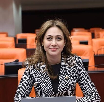MHP Milletvekili Zuhal Karakoç Dora’dan İçişleri Bakanı Ali Yerlikaya’ya Göç ve Vize Muafiyeti Konulu Soru Önergesi