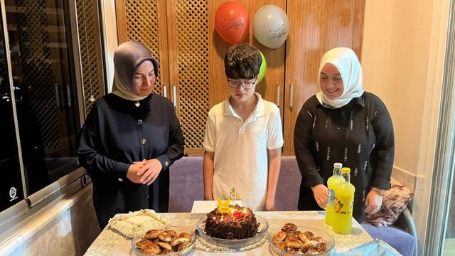 Büyükşehir’den Depremzede Enes’e Sürpriz Doğum Günü