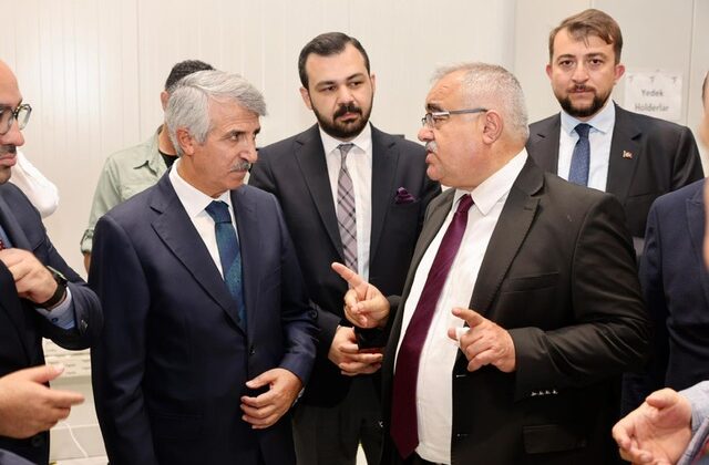 Vali Ünlüer, Tusaş Yetkililerine yapılan yatırım için teşekkür etti