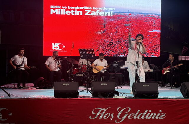 AHMET ŞAFAK’TAN 15 TEMMUZ’UN ANLAMINA YAKIŞIR PERFORMANS