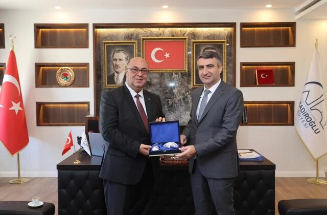 Dulkadiroğlu Kaymakamı Dr. Fatih Çelikkaya’dan Dulkadiroğlu Belediye Başkanı Mehmet Akpınar’a veda Ziyareti