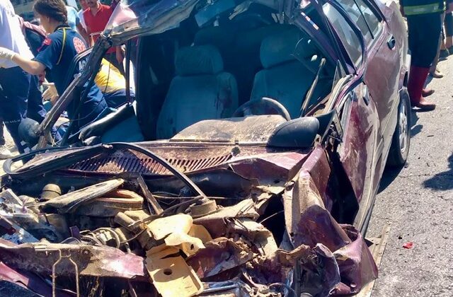 Türkoğlu’nda Otomobil ve Biçerdöver Çarpıştı: 2 Yaralı