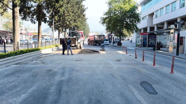Azerbaycan Bulvarı’nda Kanalizasyon HattındakiArızaya Hızlı Müdahale