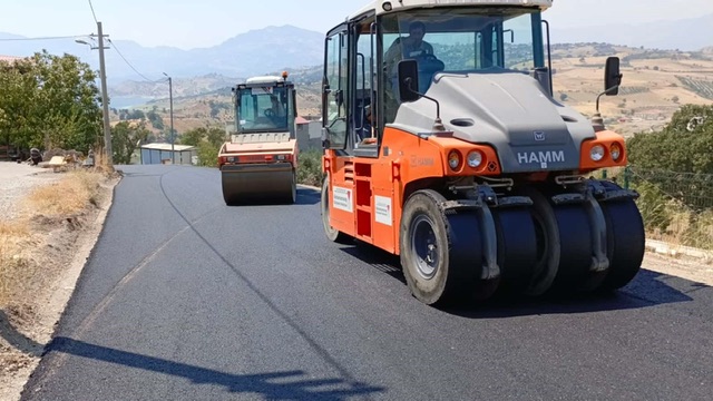 Büyükşehir, Yabalıç Caddesi’ni Sıcak Asfaltla Buluşturuyor