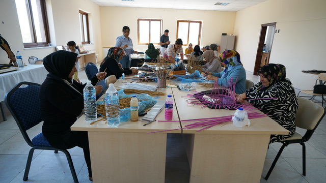 Atık Malzemeler Kadınların Elinde Sanat Eserine Dönüşüyor