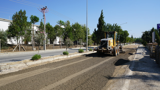 Büyükşehir, Onikişubat’ta Organize Sanayi ve Kavlaklı’nın Ulaşımını İyileştiriyor