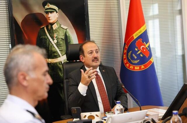 Mersin Valisi Ali Hamza Pehlivan’dan Güvenlik Zirvesi: İl Jandarma Komutanlığında Kritik Toplantı