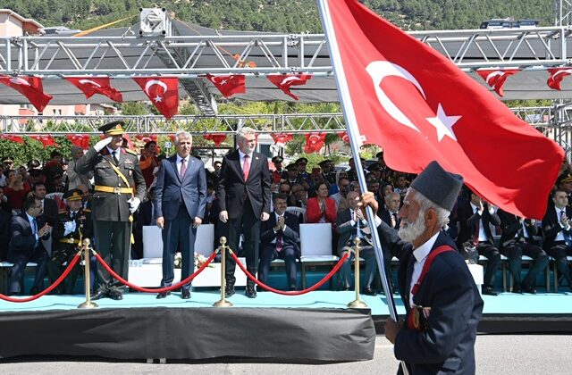 Zafer Bayramı’nın 102. Yıl Dönümü Büyük Bir Coşkuyla Kutlandı