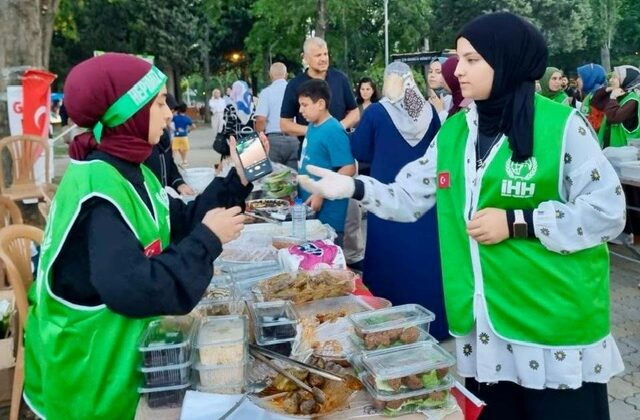 Kahramanmaraş’ta Gazze’ye Yararına Hayır Çarşısı Kuruldu