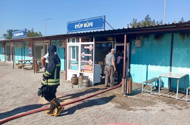 Türkoğlu’nda konteynır işyerinde yangın