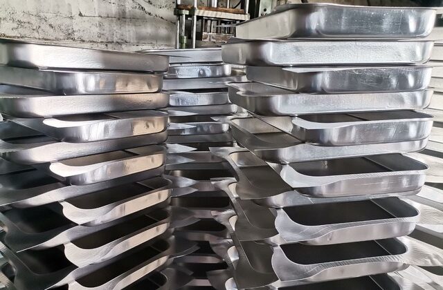 Kahramanmaraş’ta Baklavalık Tepsi İhracatı Başladı