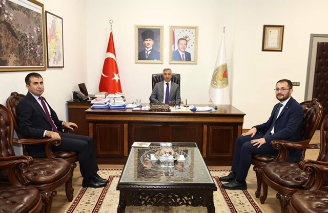 Çağlayancerit Kaymakamı ve Belediye Başkanı’ndan Vali Mükerrem Ünlüer’e Ziyaret