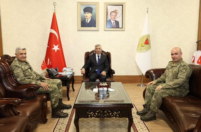 Vali Ünlüer, Tuğgeneral Mustafa Er’i Makamında Ağırladı