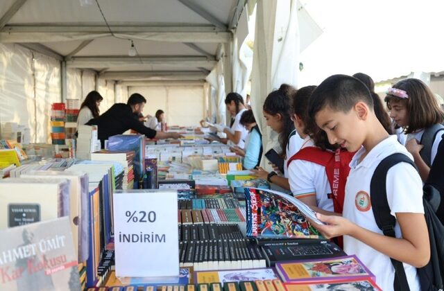 Uluslararası 11. Sarıyer Edebiyat Günleri’ne 3. Gününde Yoğun İlgi 