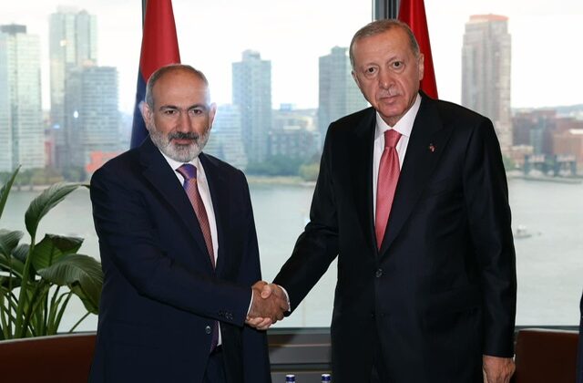 Cumhurbaşkanı Erdoğan, BM 79. Genel Kurulu Kapsamında Ermenistan Başbakanı Paşinyan ile Görüştü