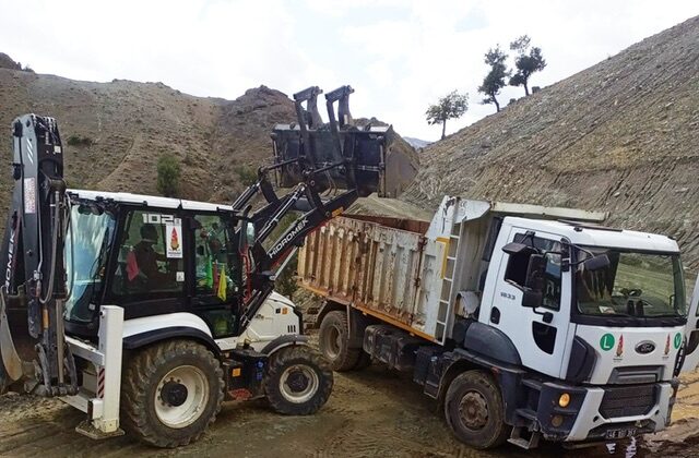 Onikişubat’ın kırsal mahallelerinde ulaşım altyapısı güçlendiriliyor
