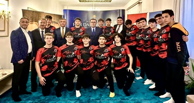 AK Parti MKYK Üyesi Mahir Ünal, Bolu’da Gençlerle Buluştu