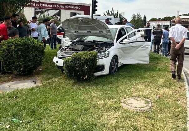 Kahramanmaraş’ta hafif ticari araç ile otomobil çarpıştı: 1 ağır 4 yaralı