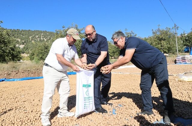 DULKADİROĞLU BELEDİYESİ’NDEN ÇİFTÇİLERE BÜYÜK DESTEK