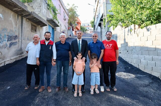 Dumlupınar Mahallesi sakinlerinden Başkan Toptaş’a asfalt teşekkürü