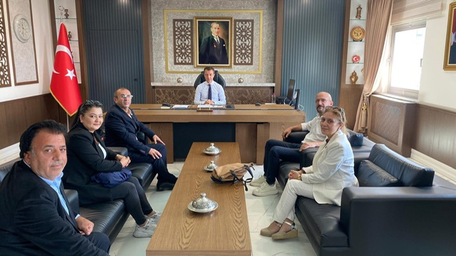 CHP İl Başkanı Ünal Ateş, Dulkadiroğlu Kaymakamı Hicabi Aytemur’u ziyaret etti