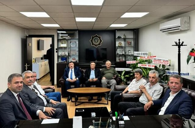 Osman Okumuş ve Belediye Başkanlarından AK Parti Onikişubat İlçe Başkanı Durdu Safa Kekeç’e Ziyaret