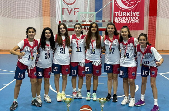 SANKO OKULLARI BASKETBOLDA İL ŞAMPİYONU OLDU