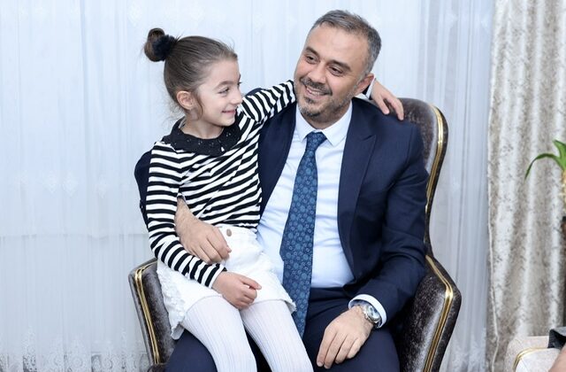 Başkan Toptaş’tan şehit öğretmenin kızı Gökçe’ye doğum günü sürprizi