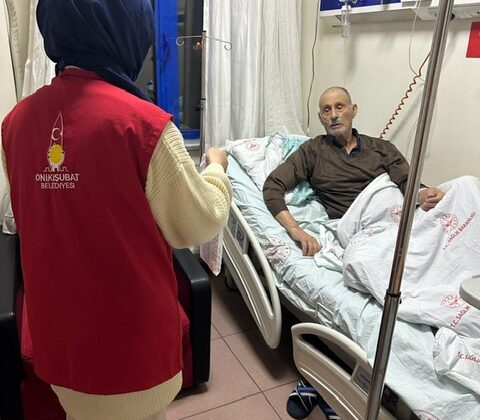 Onikişubat Belediyesi, hasta ve yakınlarına moral oldu