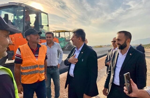 AK Parti Milletvekili Ömer Oruç Bilal Debgici ve Dulkadiroğlu İlçe Başkanı Ali Çam, Dulkadiroğlu-Çağlayancerit yolunda incelemelerde bulundu