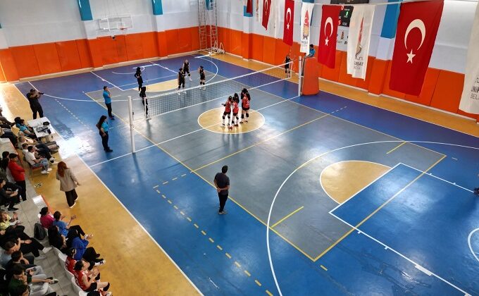 Onikişubat Belediyesi’nin Cumhuriyet Spor Şöleni’nde final heyecanı yaşandı