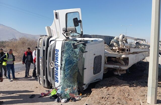 Elbistan’da beton döküm makinası ile otomobil çarpıştı: 1 yaralı