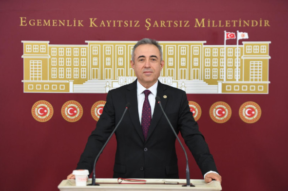 DEVA Partili Karatutlu’tan stadyum çağrısı:“Bu şehre bir ‘Yusuf Dikeç Stadyumu’ yapılmalıdır”