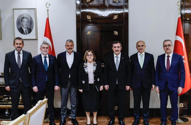Başkan Görgel ve Büyükşehir Belediye Başkanları, Cumhurbaşkanı Yardımcısı Yılmaz’ı Ziyaret Etti
