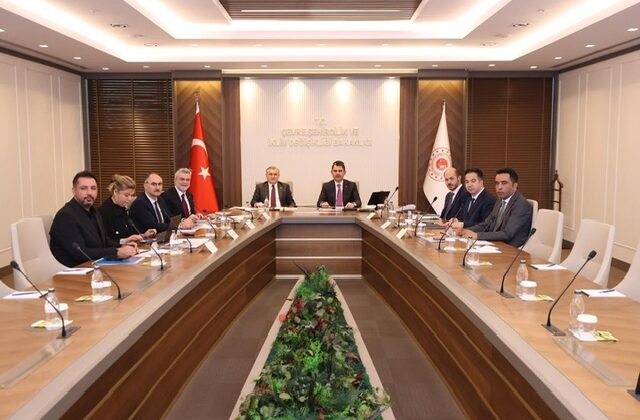 Büyükşehir Belediye Başkanı Fırat Görgel’den Bakanlarla Önemli Görüşme