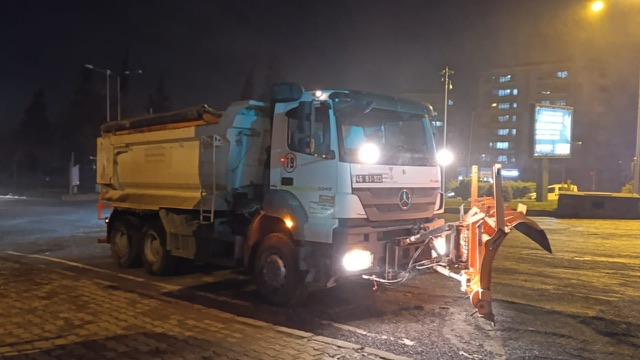 Büyükşehir Gece Mesaisinde