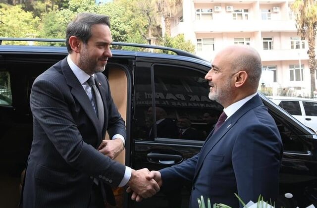 Enerji ve Tabii Kaynaklar Bakanı Alparslan Bayraktar’dan AK Parti İl Başkanlığı’na Ziyaret