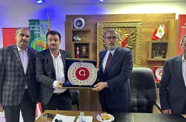 AK Parti MKYK Üyesi Mahir Ünal, Osmaniye’de Kahramanmaraşlı hemşehrileriyle buluştu