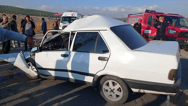 Kahramanmaraş’ta Traktörle Otomobil Çarpıştı: 1 Ölü, 3 Yaralı