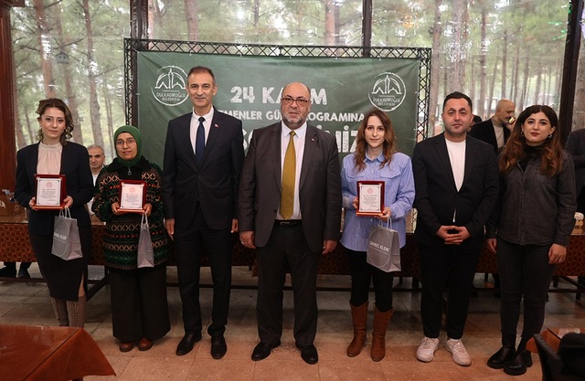 Dulkadiroğlu’nda 24 Kasım Öğretmenler Günü Coşkuyla Kutlandı