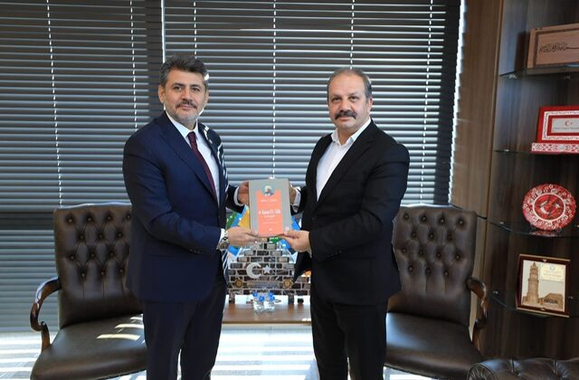 SAĞLIK-SEN KAHRAMANMARAŞ ŞUBESİNDEN MİLLETVEKİLİ DEBGİCİ’YE ZİYARET TEŞEKKÜRÜ