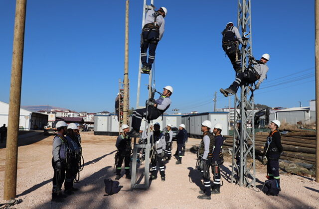 AKEDAŞ Elektrik Dağıtım A.Ş., Hizmet İçi Eğitimlerle Güvenliği Ön Planda Tutuyor