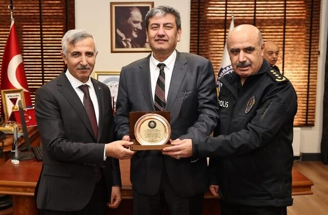 Vali Ünlüer İş İnsanlarıyla Bir Araya Geldi