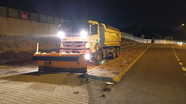 Büyükşehir, Yağışlarla Oluşabilecek Aksamaların Önüne Geçmek İçin Nöbetini Sürdürüyor