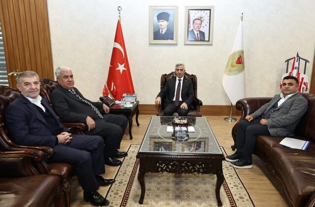 VALİ MÜKERREM ÜNLÜER, ESNAF TEMSİLCİLERİNİ MAKAMDA AĞIRLADI